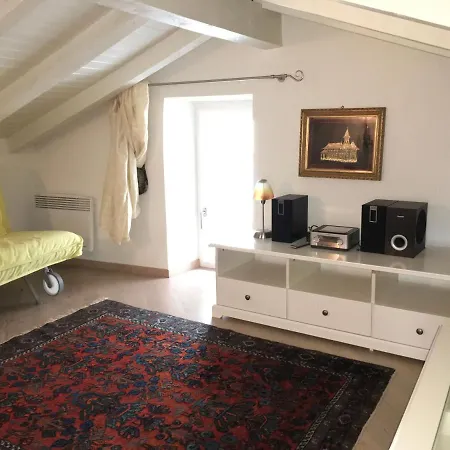 Ferienhaus, Rustico Auf Burg * Локарно