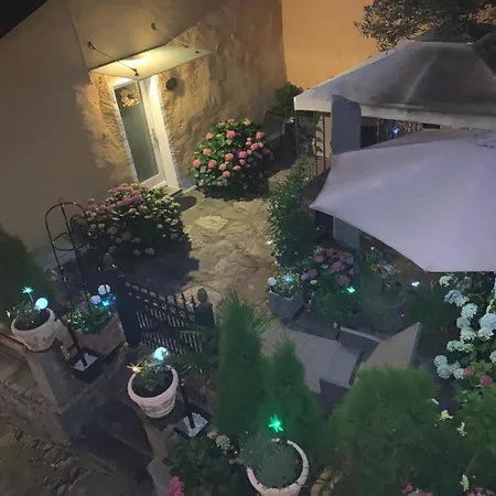 Ferienhaus, Rustico Auf Burg Apartment