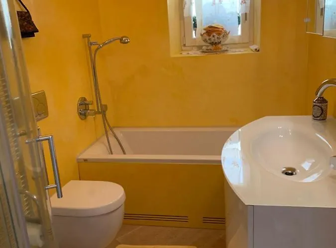 Apartament Ferienhaus, Rustico Auf Burg Locarno