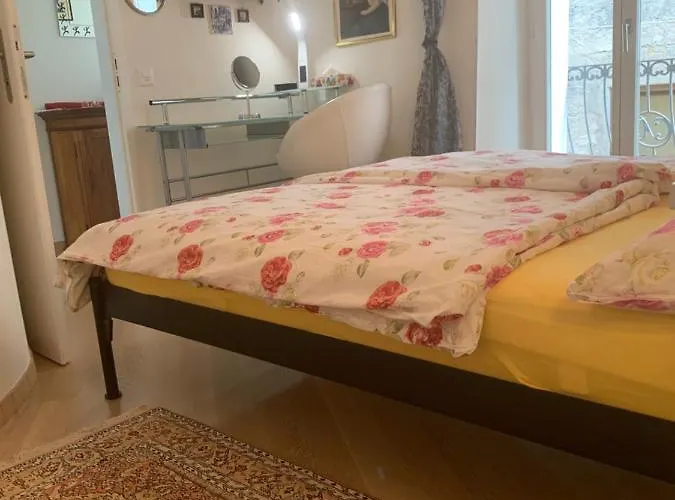 Ferienhaus, Rustico Auf Burg